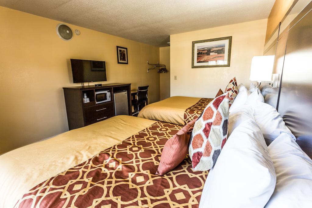 Budget Inn Of America Медфорд Екстериор снимка