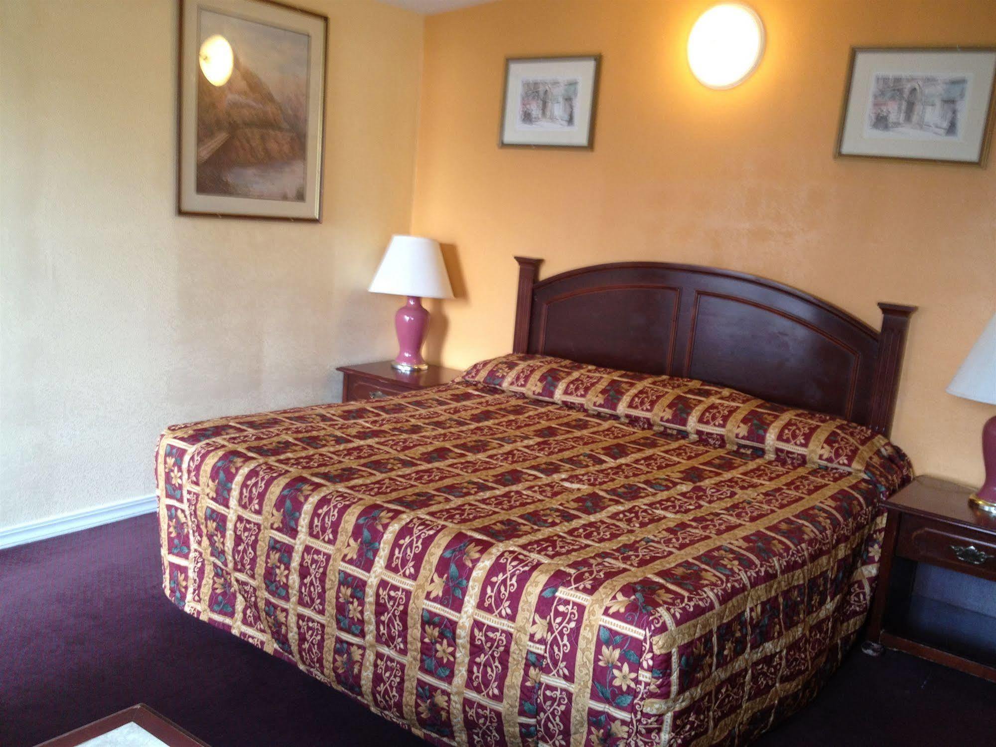 Budget Inn Of America Медфорд Екстериор снимка